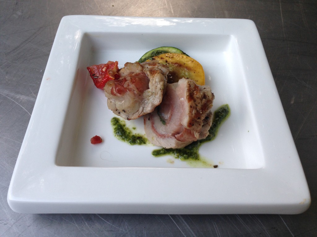 Saltimbocca (kalfsvlees, salie en Parmaham) met pesto