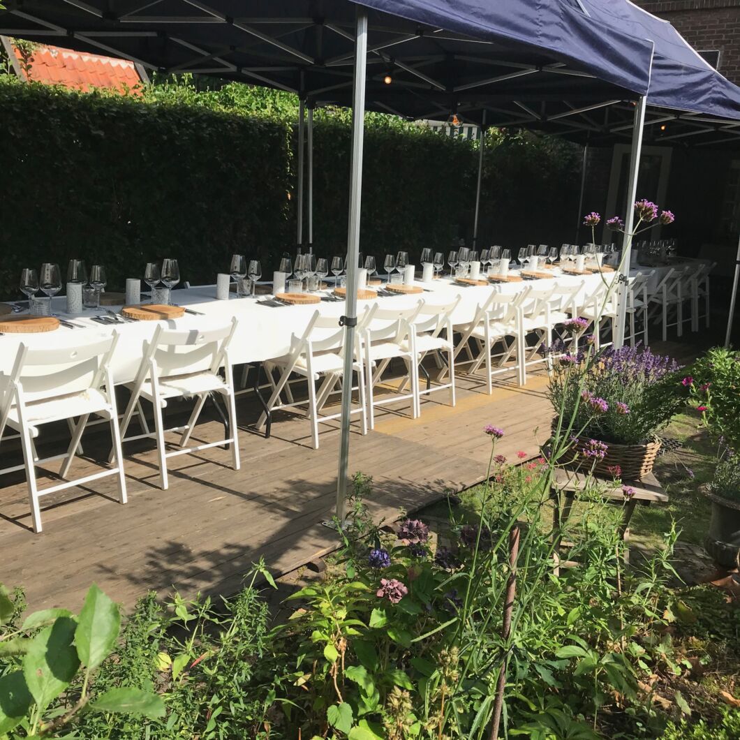 21 diner buiten met tent