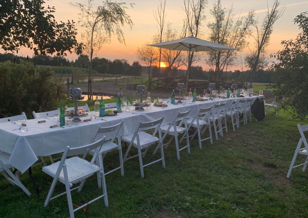 Lange tafel sharing dinner Huischef